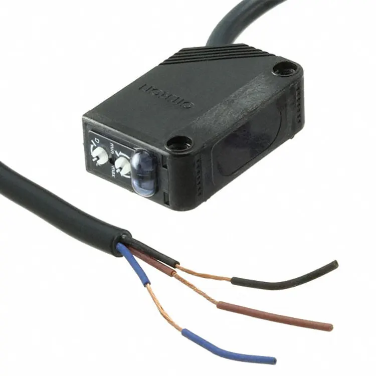 اومرون E3Z-D82